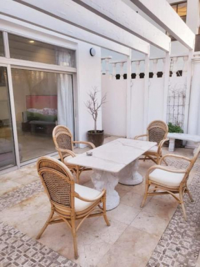 Stunning 2 bedroom home seapoint